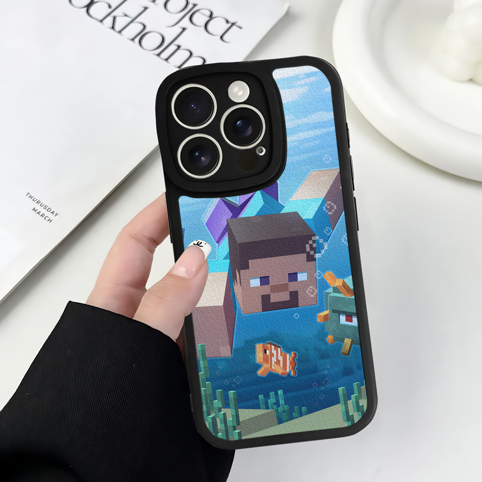 （画像用） マインクラフト ブロックの世界 Minecraft MC Block world 【iPhone 16シリーズ対応】シリコンスマホケース（レザー調） 材質：シリコン